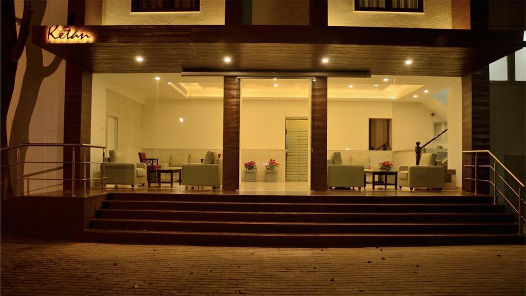 Hotel Ketan Πούνε Εξωτερικό φωτογραφία